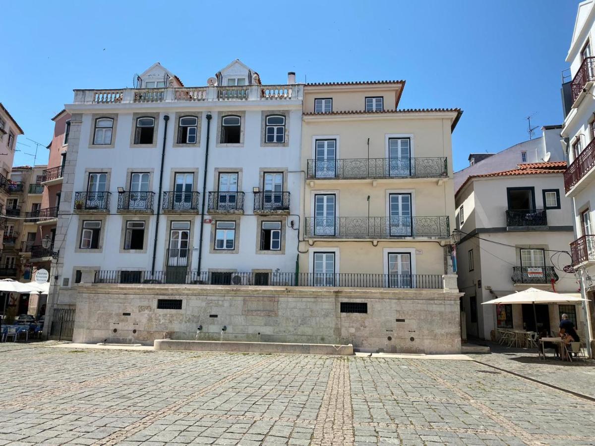 Alfama Apartment With Balcony Lisbon Exterior photo