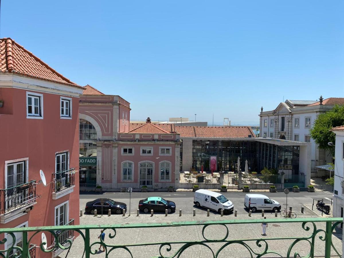 Alfama Apartment With Balcony Lisbon Exterior photo