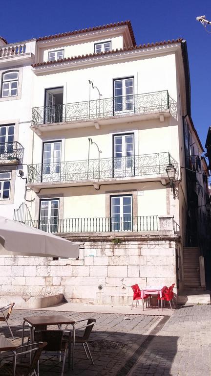 Alfama Apartment With Balcony Lisbon Room photo